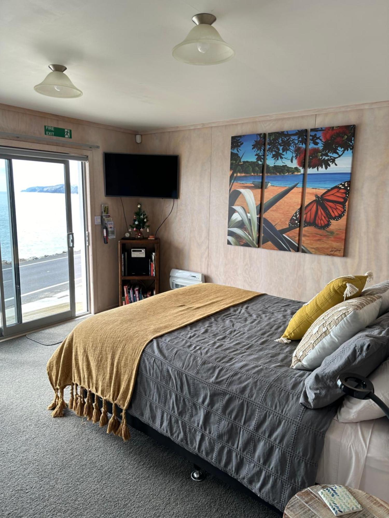 Te Mata Bay Seaviews Bed & Breakfast Tapu Exterior photo